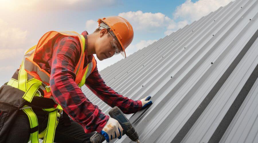 Professional Emergency Roof Repairs services in Lochgelly, WV